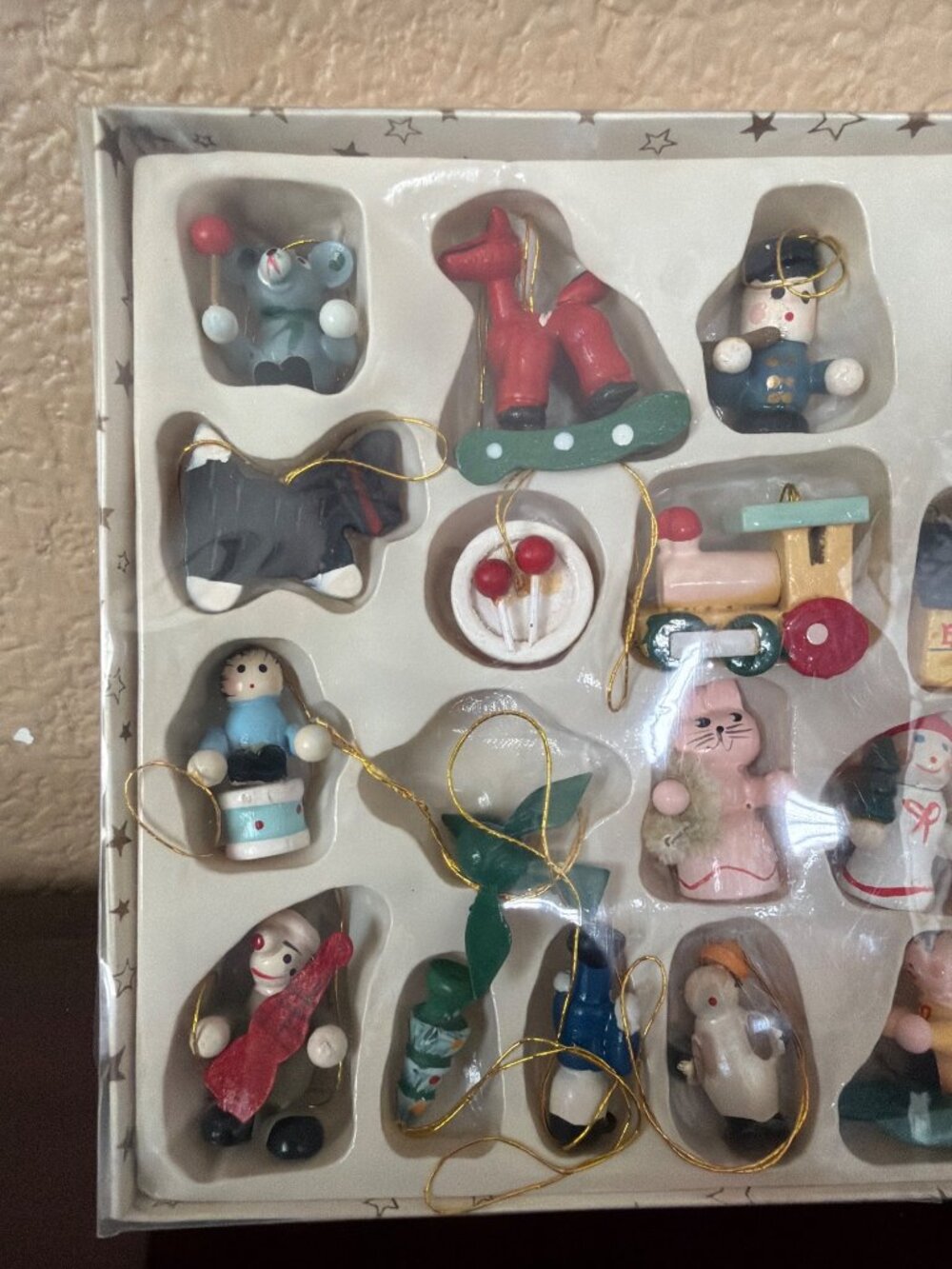 Vintage Leewards 24 Mini Wooden Christmas Ornaments Boxed Set Folk Art - Picture 3 of 7